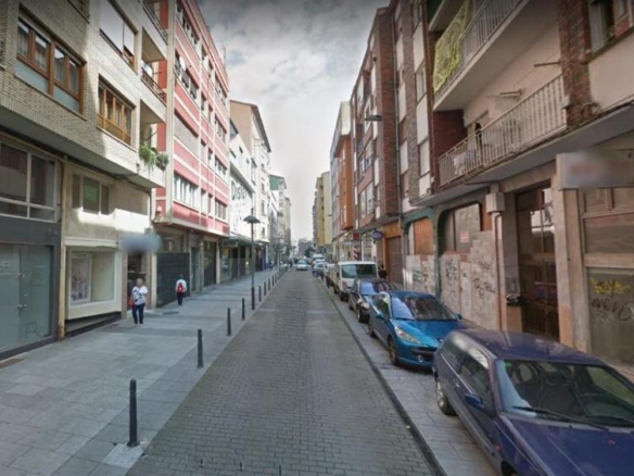 Imagen 2 de Edificio comercial en Torrelavega