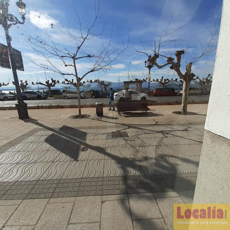 Imagen 1 de Alquiler de local frente a la Bahía de Santander