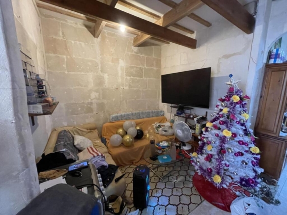 Imagen 4 de ¡Oportunidad única! Casa menorquina con encanto y múltiples posibilidades en el corazón de Es Castel