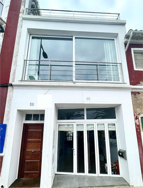 Imagen 2 de Espectacular Casa en Primera Línea del Puerto de Mahón con Impresionantes Vistas al Mar