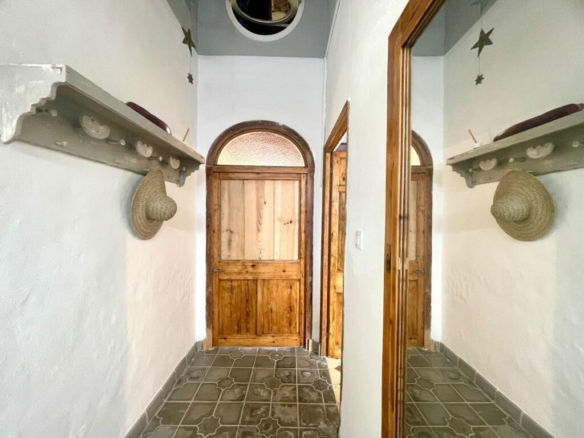 Reformada y con Gran Potencial de Ampliación