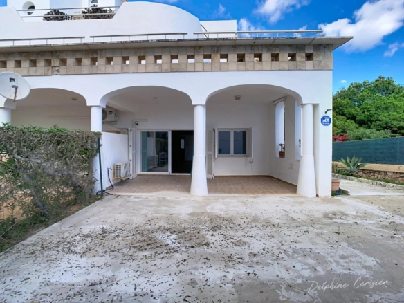 Imagen 4 de Planta baja en Cala Egos con amplia terraza privada al lado de la playa