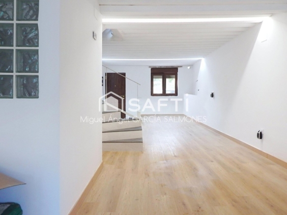 Imagen 3 de Encantadora Casa Adosada Reformada en el Corazón de Ramales de la Victoria