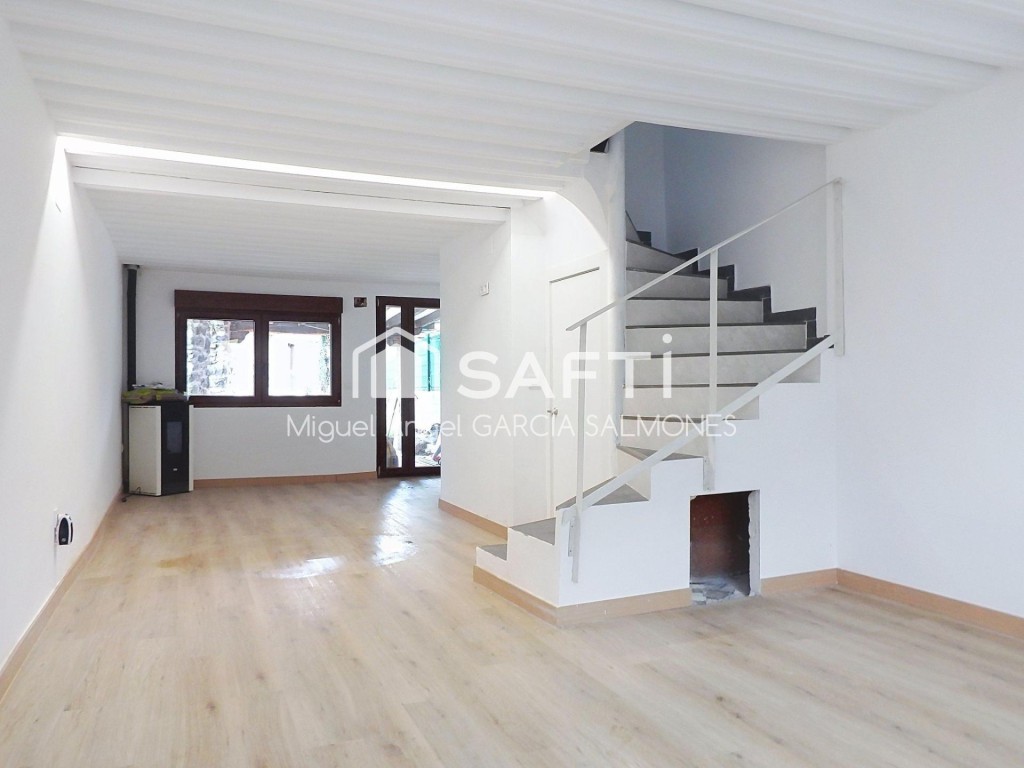 Imagen 2 de Encantadora Casa Adosada Reformada en el Corazón de Ramales de la Victoria