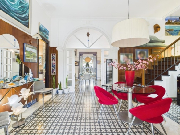 Imagen 2 de Magnífica casa auténtica a 50m del mar - Cala Estancia.