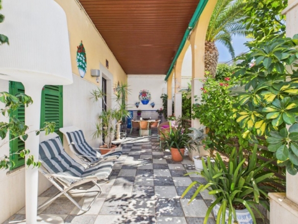 Imagen 4 de Magnífica casa auténtica a 50m del mar - Cala Estancia.