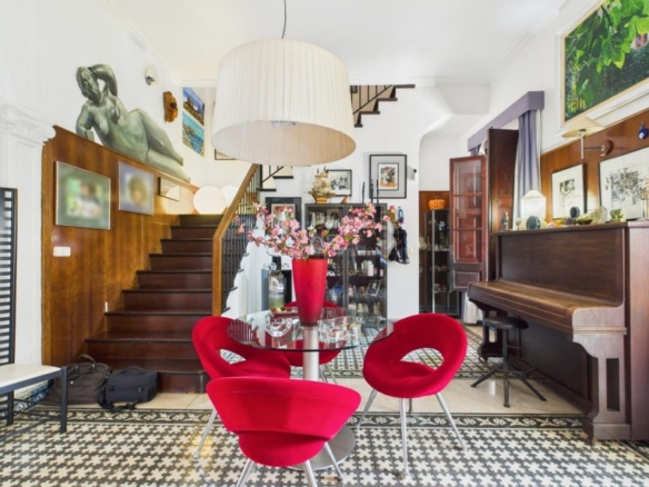 Imagen 1 de Magnífica casa auténtica a 50m del mar - Cala Estancia.