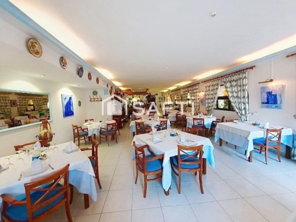 se pone a la venta este espacioso y reconocido restaurante en Costa de la Calma