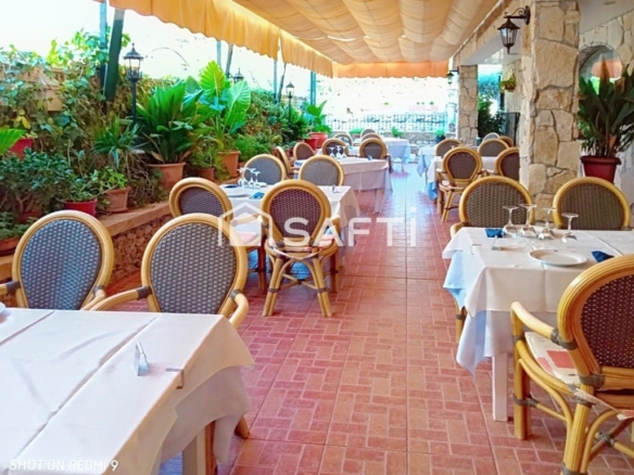 se pone a la venta este espacioso y reconocido restaurante en Costa de la Calma