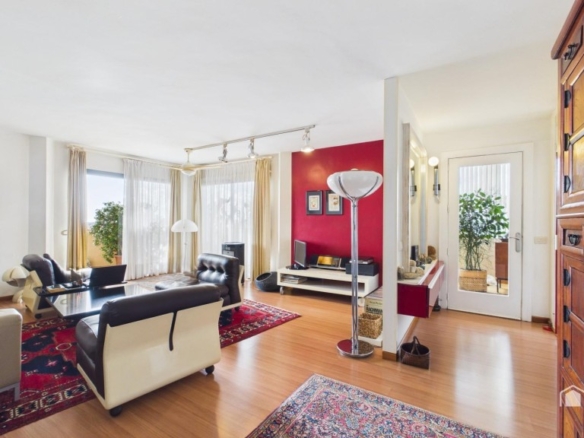 Imagen 1 de Apartamento con plaza de aparcamiento en Nuda-Propiedad - Carrer de Son Armadams en Palma.