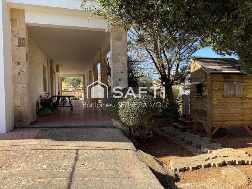 Imagen 2 de CHALET EXCLUSIVO CON JARDÍN Y TERRAZA CUBIERTA EN CIUTADELLA DE MENORCA