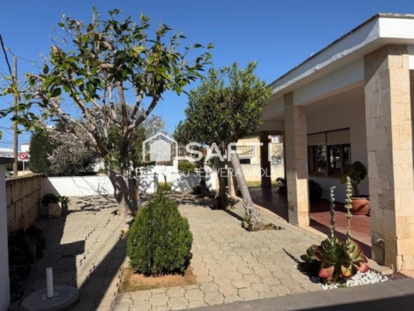 Imagen 1 de CHALET EXCLUSIVO CON JARDÍN Y TERRAZA CUBIERTA EN CIUTADELLA DE MENORCA