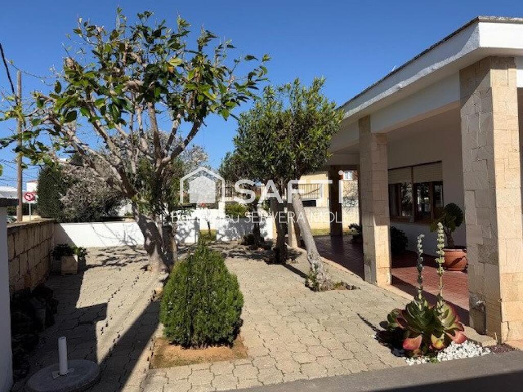 Imagen 1 de CHALET EXCLUSIVO CON JARDÍN Y TERRAZA CUBIERTA EN CIUTADELLA DE MENORCA