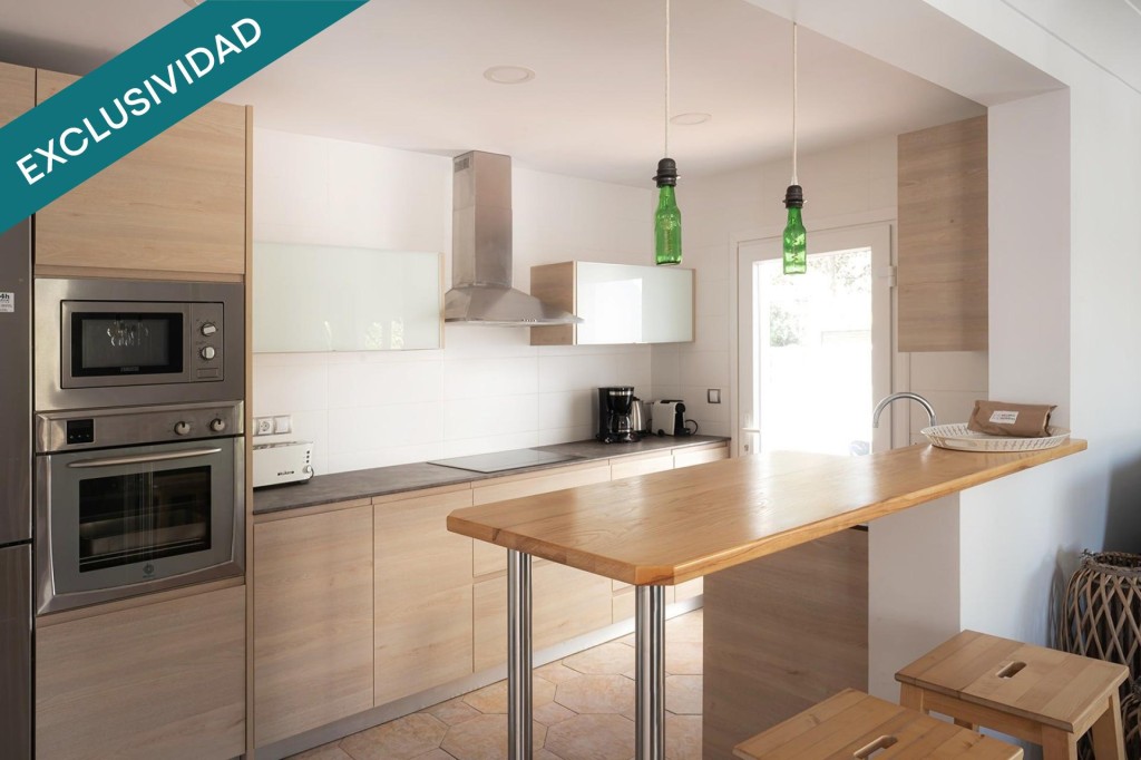 Imagen 2 de Villa con piscina privada y jacuzzi - Licencia turística para 8 personas - Can Picafort - Calle Tords