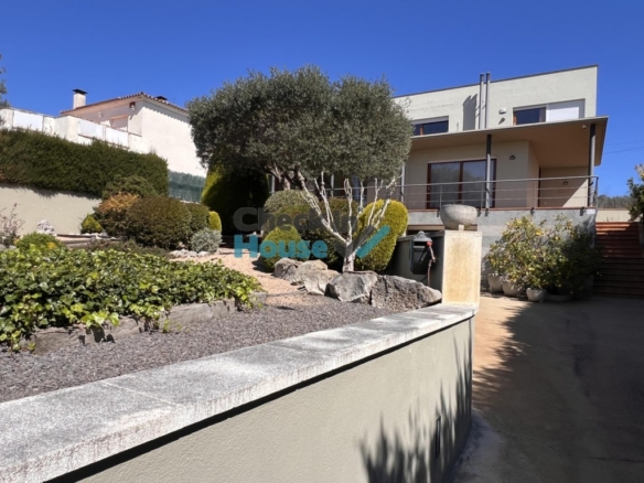 Imagen 2 de Casa-Chalet en Venta en Cassa De La Selva Girona