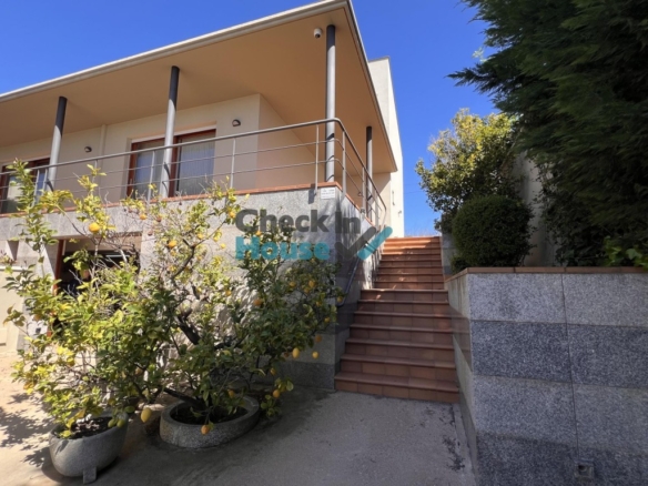 Imagen 4 de Casa-Chalet en Venta en Cassa De La Selva Girona