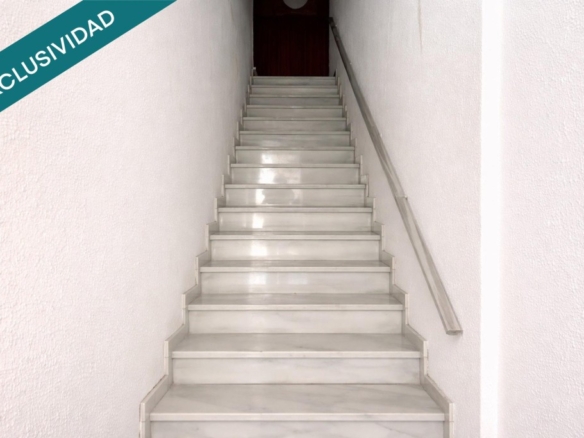 Imagen 3 de ? Casa adosada con local comercial. Gran oportunidad.