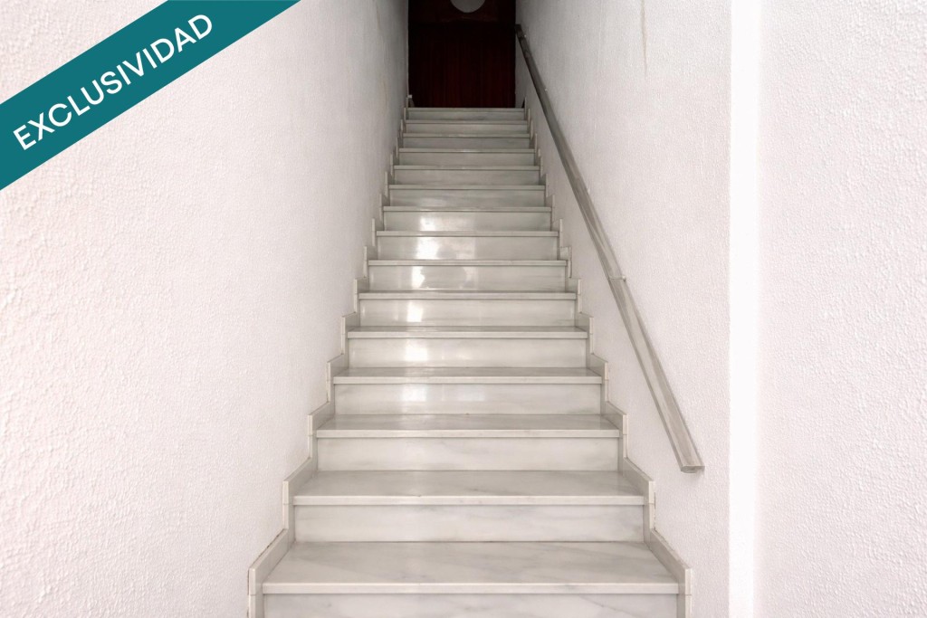 Imagen 3 de ? Casa adosada con local comercial. Gran oportunidad.