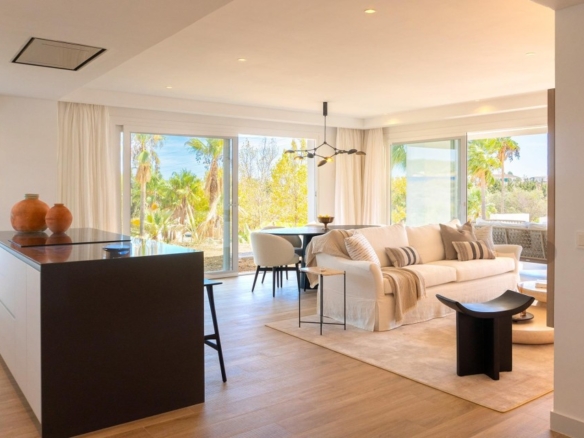 Imagen 2 de APARTAMENTO 2 dorm. en ALCAZABA LAGOON con TERRAZA