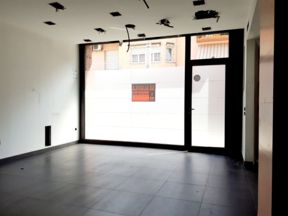 Imagen 2 de Local comercial en Alquiler en Pineda De Mar Barcelona