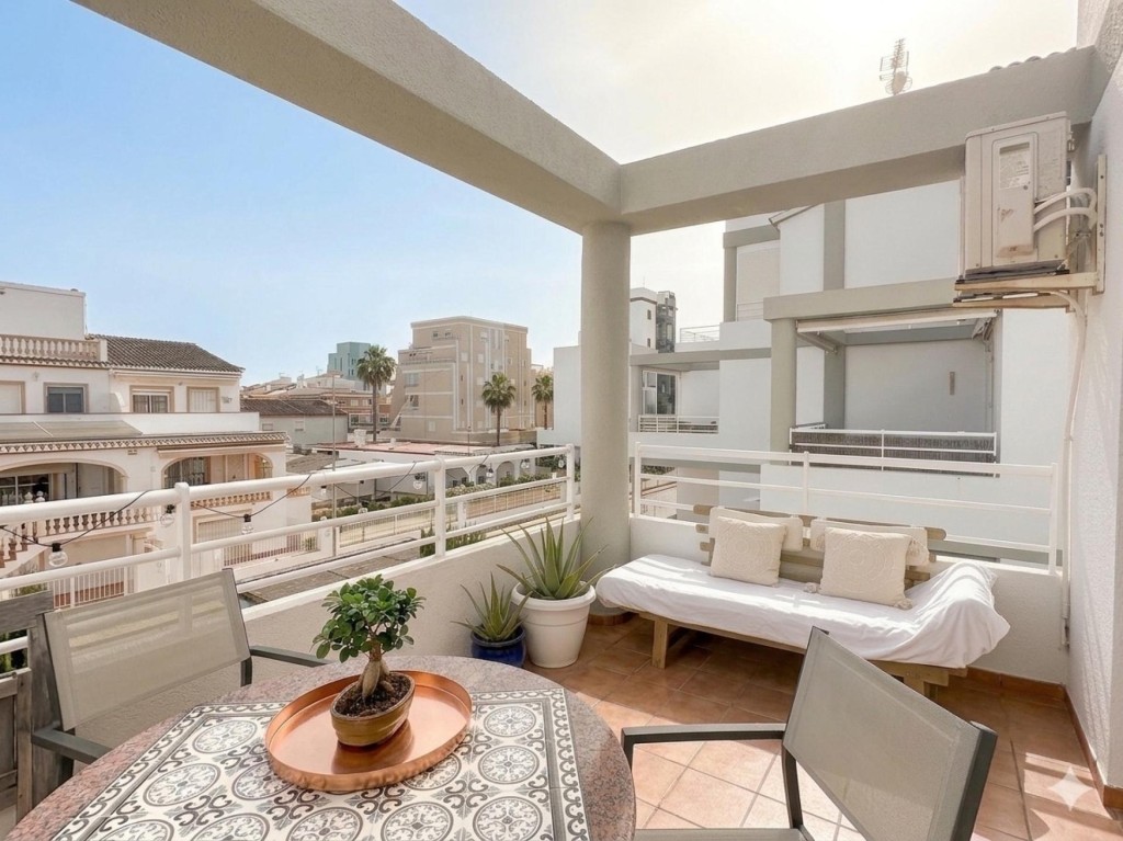 Imagen 1 de Apartamento único con estudio independiente en planta baja — Playa de Oliva