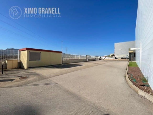 Imagen 2 de Nave industrial en Venta en Vall D Uxo