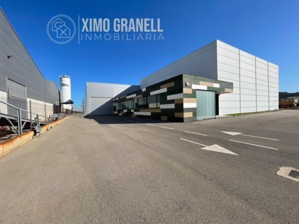 Imagen 1 de Nave industrial en Venta en Vall D Uxo