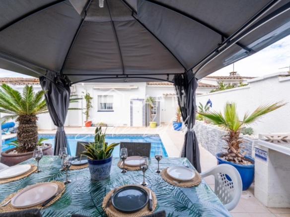 Imagen 2 de Casa Y piscina y licencia turística