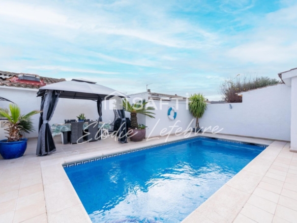 Imagen 1 de Casa Y piscina y licencia turística