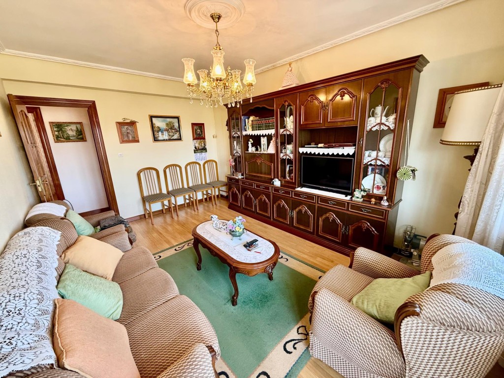 Imagen 4 de PISO AMPLIO Y LUMINOSO AL COMIENZO DE LA AVENIDA ASTURIAS