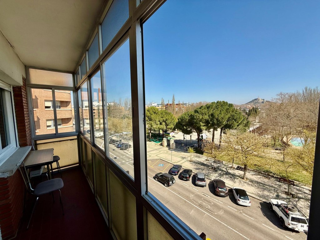 Imagen 1 de PISO AMPLIO Y LUMINOSO AL COMIENZO DE LA AVENIDA ASTURIAS