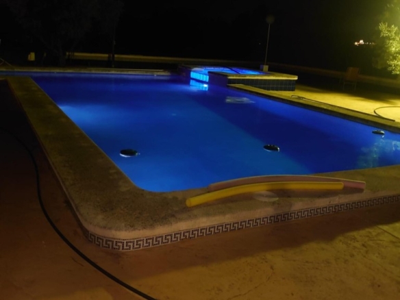 Imagen 1 de Chalet exclusivo con piscina