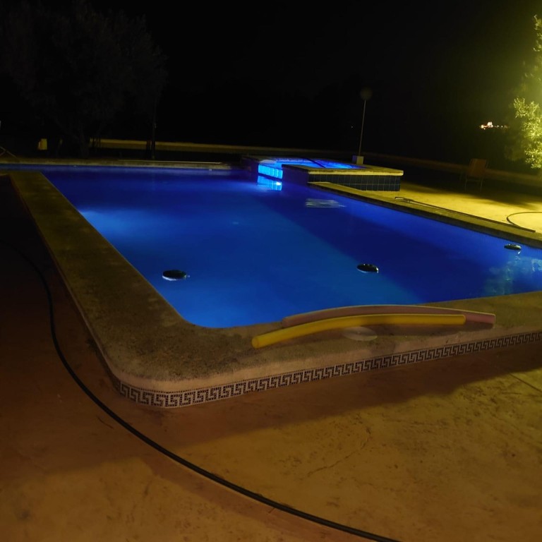Imagen 1 de Chalet exclusivo con piscina