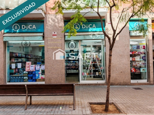 Imagen 1 de Traspaso Perfumería Droguería DÜCA Via Júlia