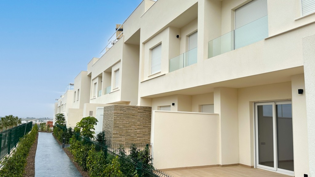 Imagen 2 de Adosada de Obra Nueva en Venta en Algorfa Alicante