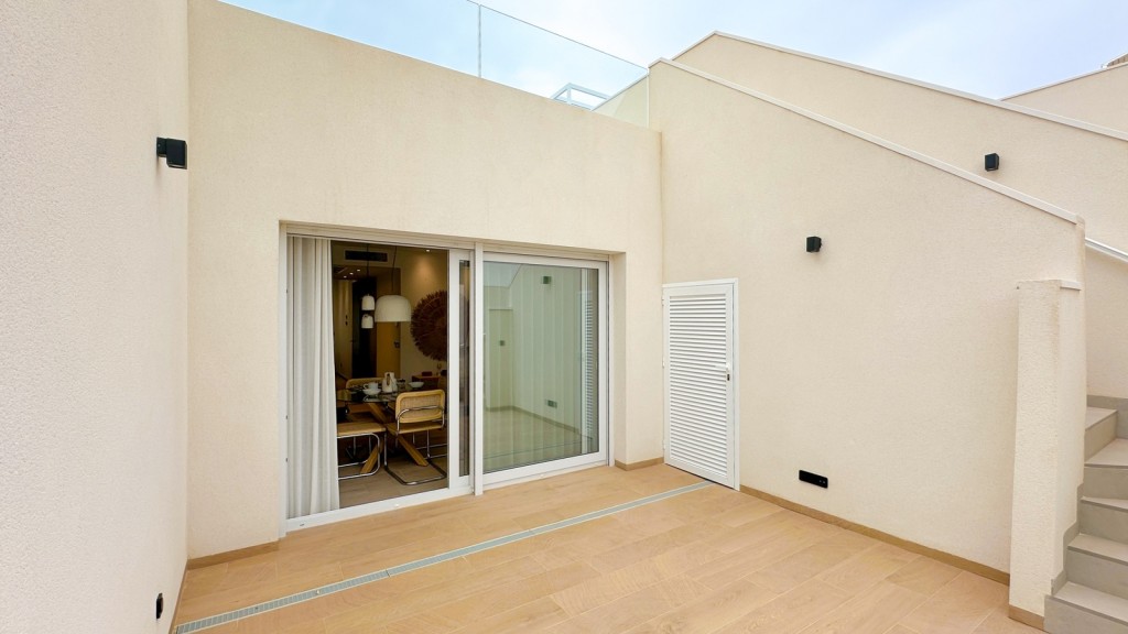 Imagen 1 de Adosada de Obra Nueva en Venta en Algorfa Alicante