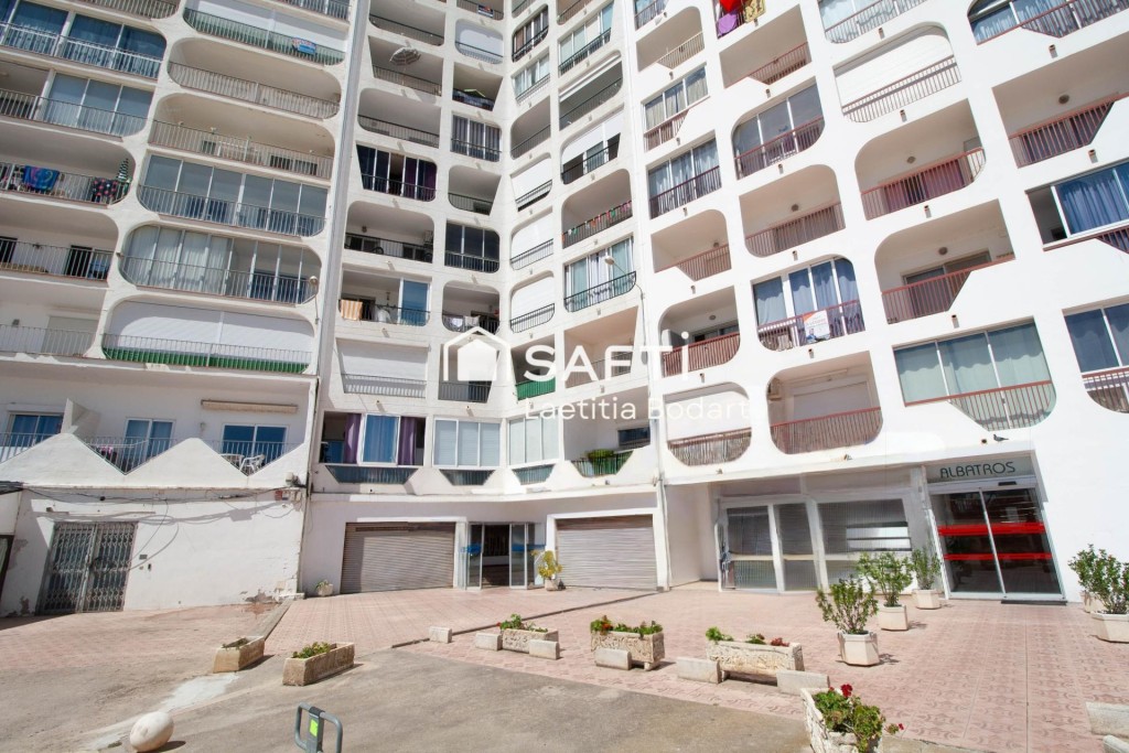 Imagen 2 de Local comercial a 50 m de la playa – Empuriabrava