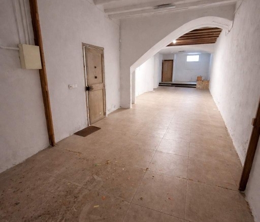 Imagen 1 de Local comercial en alquiler en ubicación privilegiada junto a la Rambla de Vilanova i la Geltrú