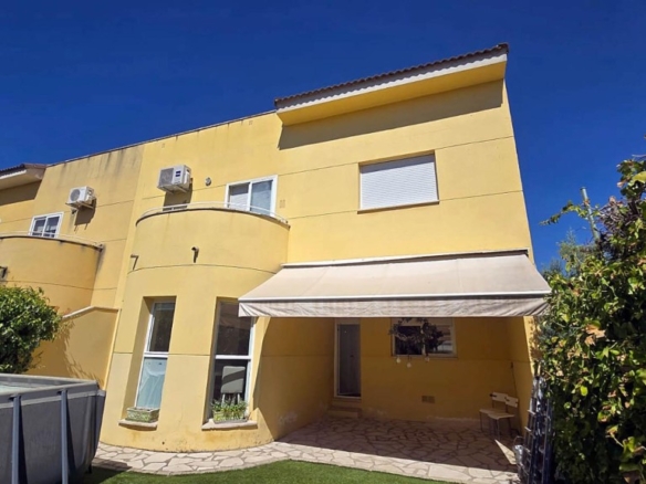 Imagen 2 de REFORMADAS HABITACIONES EN ALQUILER PARA CHICAS ESTUDIANTES DE LA UAX EN VILLANUEVA DE LA CAÑADA