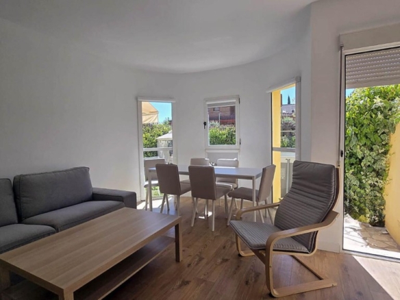 Imagen 3 de REFORMADAS HABITACIONES EN ALQUILER PARA CHICAS ESTUDIANTES DE LA UAX EN VILLANUEVA DE LA CAÑADA