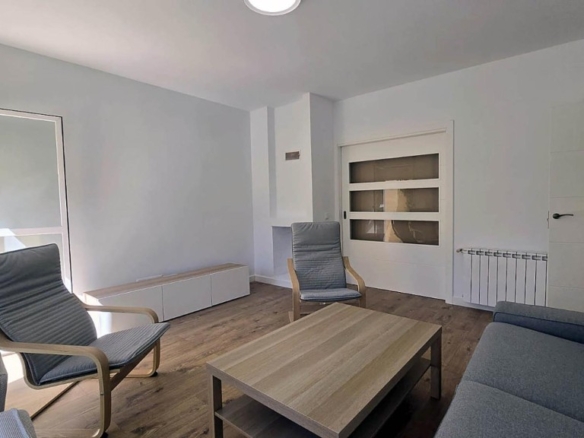 Imagen 4 de REFORMADAS HABITACIONES EN ALQUILER PARA CHICAS ESTUDIANTES DE LA UAX EN VILLANUEVA DE LA CAÑADA