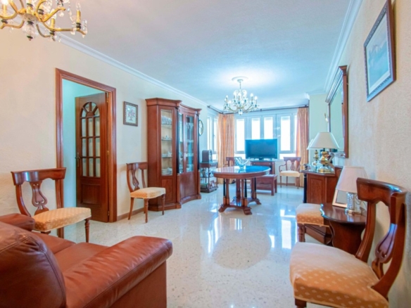 Imagen 2 de Oportunidad de inversión o vivienda a tu medida en Barriada de los Príncipes