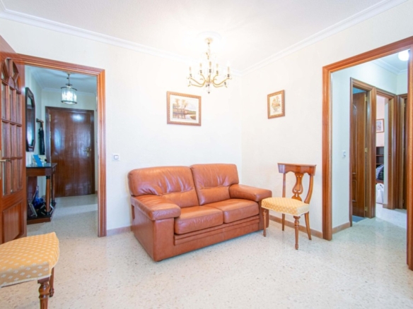 Imagen 3 de Oportunidad de inversión o vivienda a tu medida en Barriada de los Príncipes