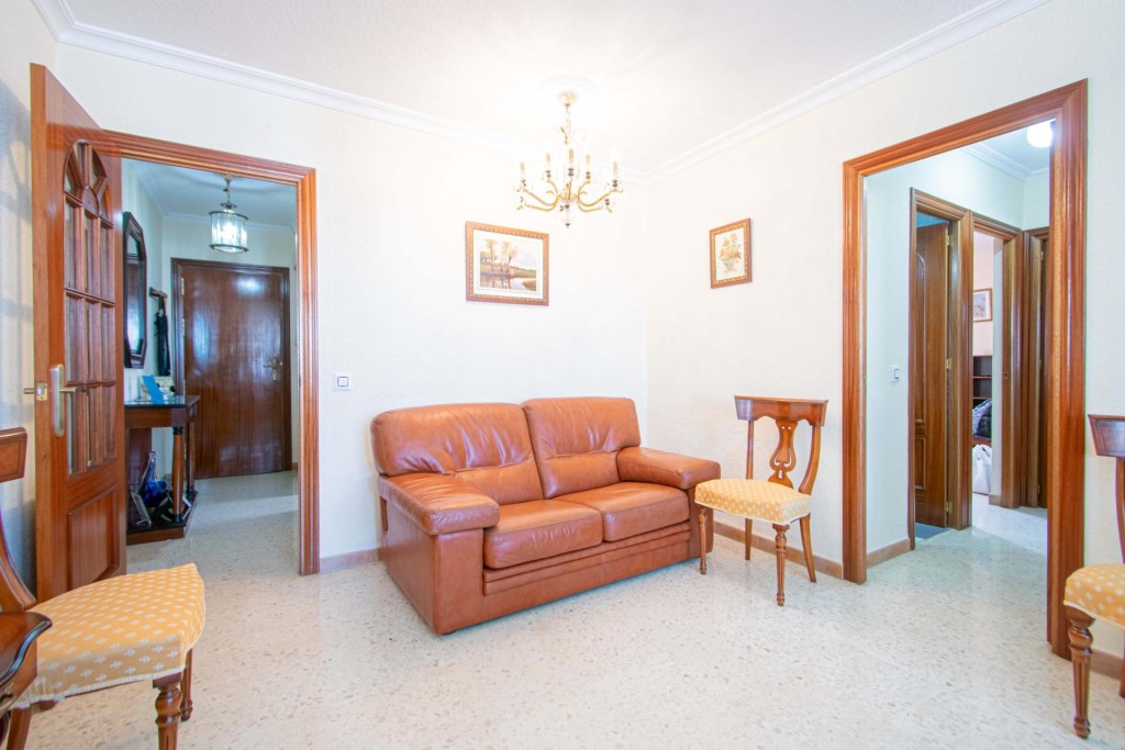 Imagen 3 de Oportunidad de inversión o vivienda a tu medida en Barriada de los Príncipes