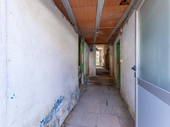 Imagen 3 de Casa de piedra en Forcarei con 363 m2 y patio – oportunidad de rehabilitación
