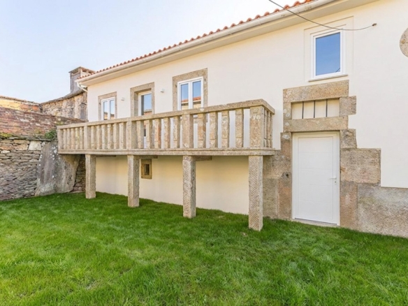 Imagen 1 de Casa de piedra en Forcarei con 363 m2 y patio – oportunidad de rehabilitación