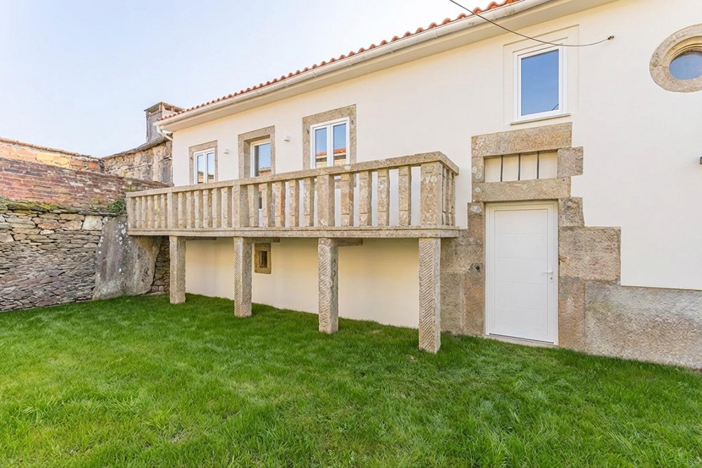 Imagen 1 de Casa de piedra en Forcarei con 363 m2 y patio – oportunidad de rehabilitación