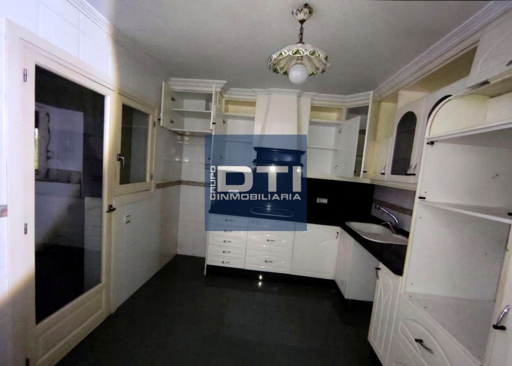 Imagen 2 de Chalet independiente en venta en El Campello (Alicante) – 4 dormitorios