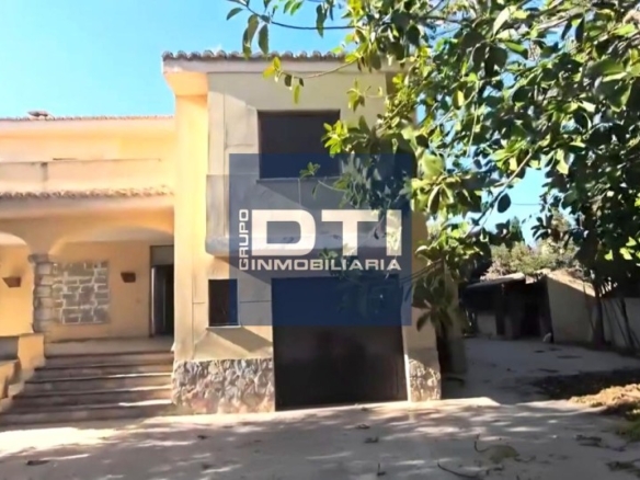 Imagen 1 de Chalet independiente en venta en El Campello (Alicante) – 4 dormitorios