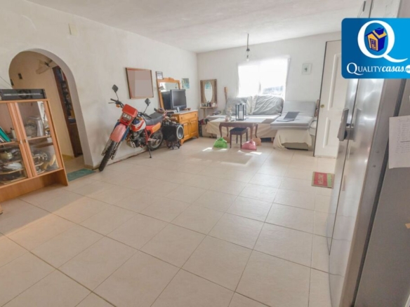Imagen 4 de Casa-Chalet en Venta en Busot Alicante Ref: 57057
